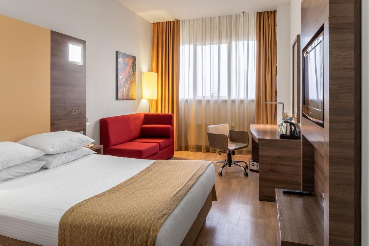 Ramada Encore Kiev Exteriör bild