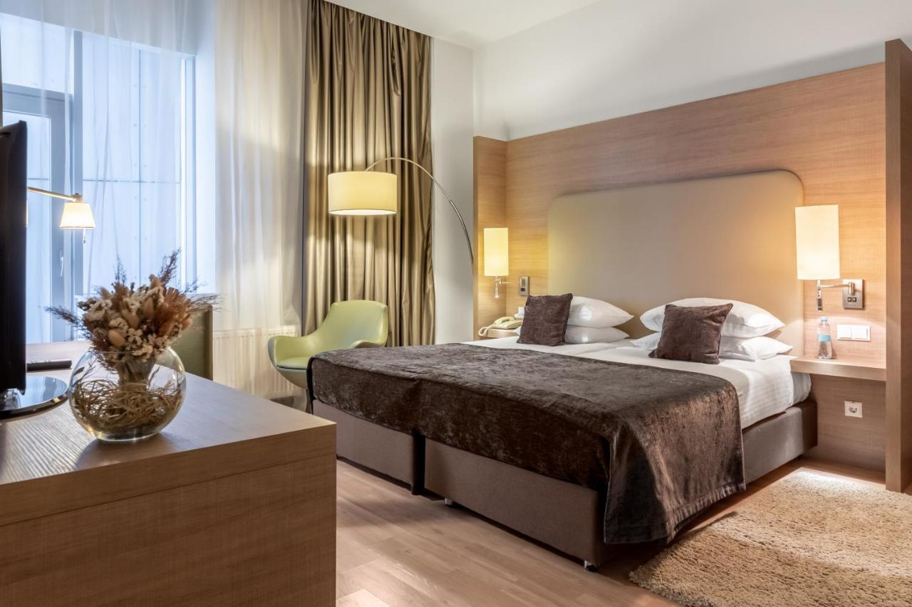 Ramada Encore Kiev Exteriör bild