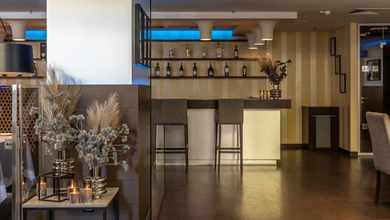 Ramada Encore Kiev Exteriör bild
