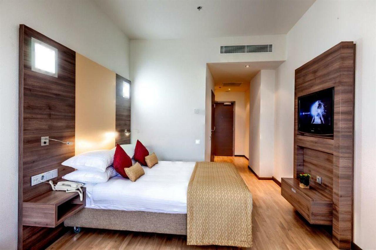 Ramada Encore Kiev Exteriör bild