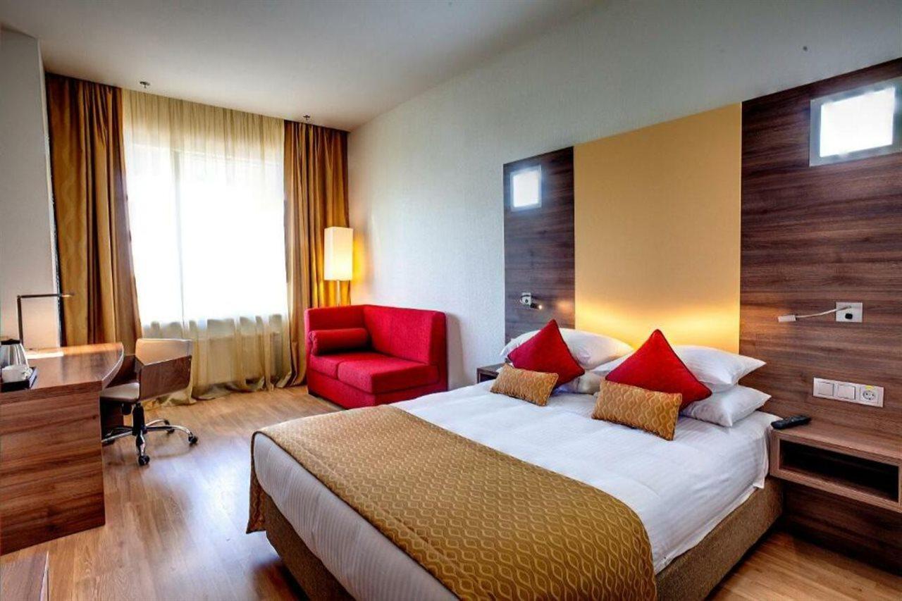 Ramada Encore Kiev Exteriör bild